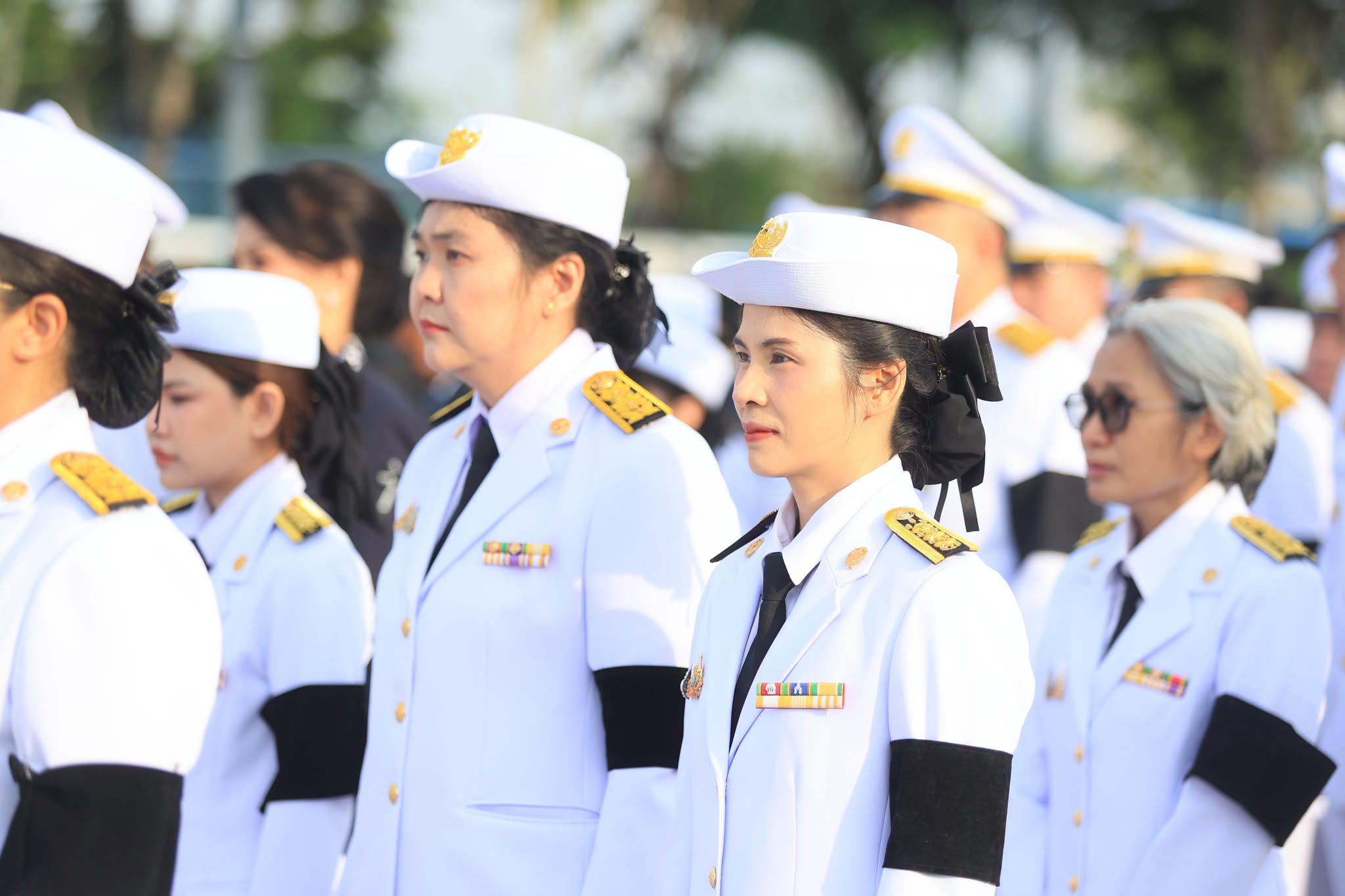 title - ส.ป.ก. ร่วมวางพวงมาลาถวายบังคมพระบรมราชานุสาวรีย์พระบาทสมเด็จพระบรมชนกาธิเบศร มหาภูมิพลอดุลยเดชมหาราช บรมนาถบพิตร เนื่องใน 